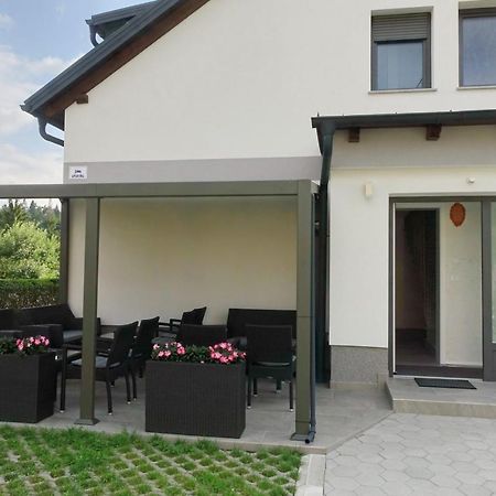 Apartmaji Anita Begunje pri Cerknici Екстериор снимка