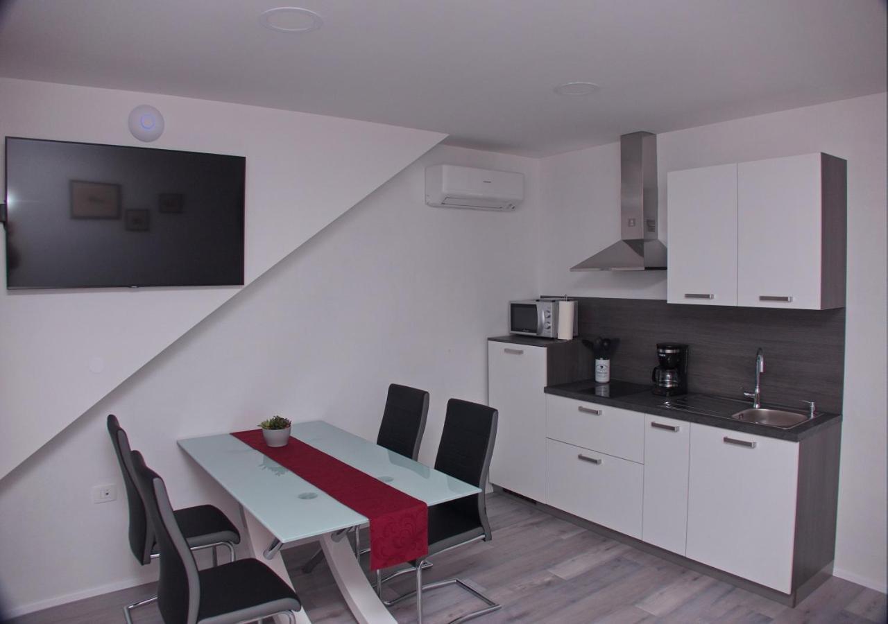 Apartmaji Anita Begunje pri Cerknici Екстериор снимка